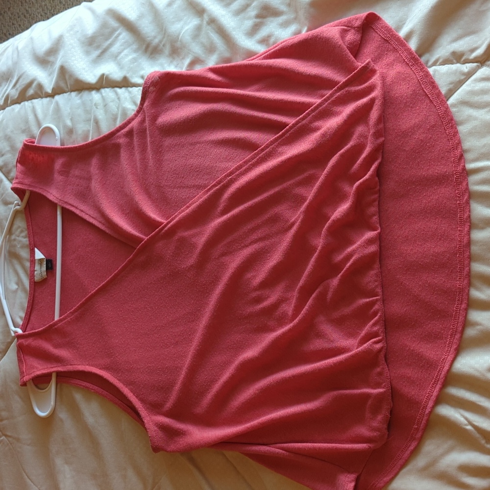 Universal Thread Top